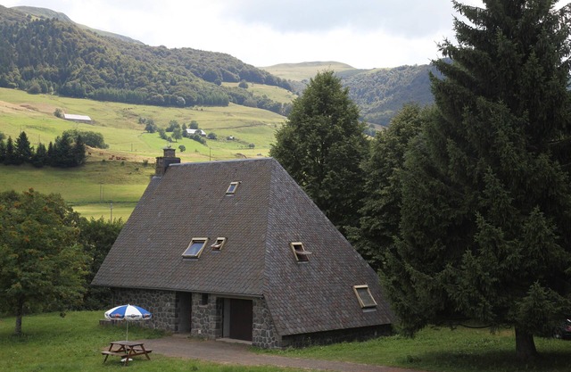At the foot of Puy Mary, chain of volcanoes, character house, approx. very calm