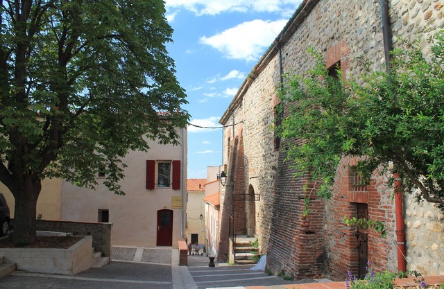At the foot of the cathedral, renovated village house just for you 2
