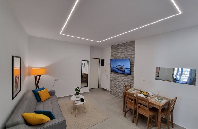 Athens 62sqm Family & Couples Apt with Balcony –Quiet & Stylish Stay near Center