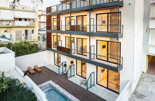 Athens Grec Suites - Dafni Jubilant Getaway