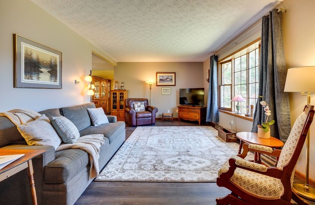 Athens Vacation Rental - 6 Mi to Ohio University!