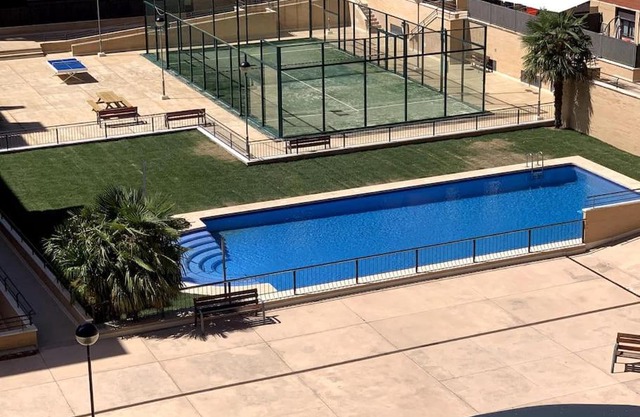 Atico, Piscina, AC, WI-FI y Parking Gratis, Gran Terraza, VUT 47-79