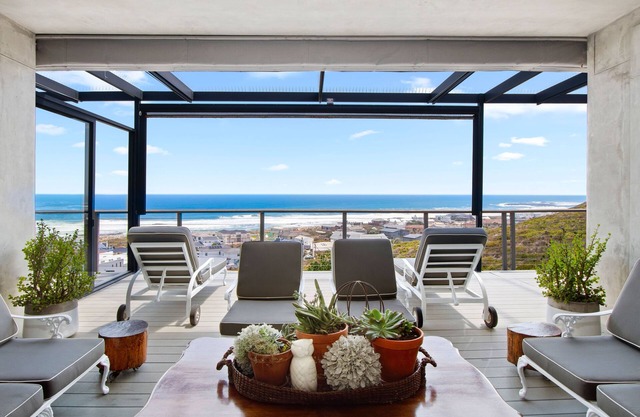 Atlantic Views - Three Bedroom House, Sleeps 7