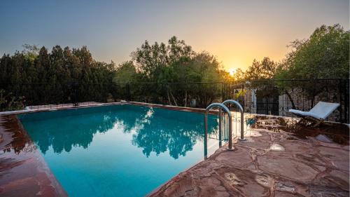 Atlantis 12, Maison d'hôtes et d'art