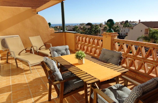 Attic, large terrace. 2 Km. from Fuengirola. Wyndham Resorts Mijas-Costa area.