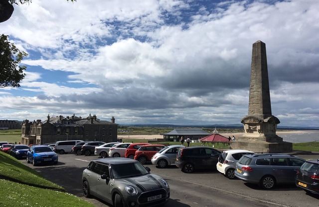 Attractive 2 bedroom apartment, ideal for Old Course, beach & town centre