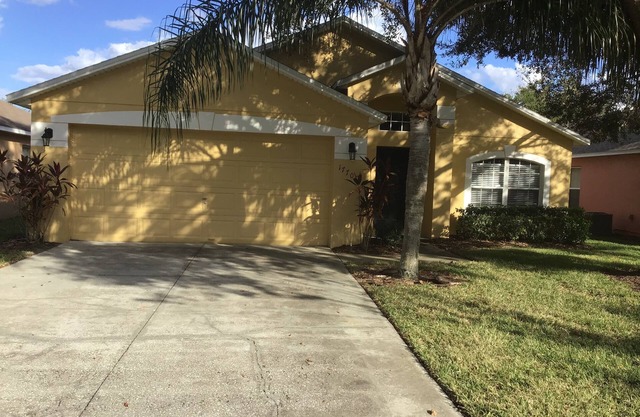 Attractive, spacious holiday villa. Heated pool/spa included and free internet.