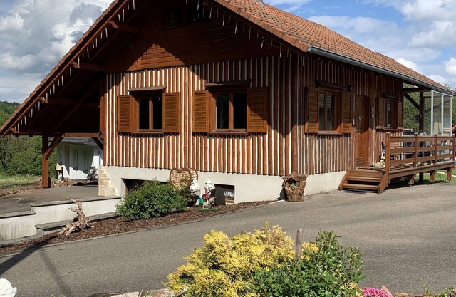 Atypical chalet with covered terrace