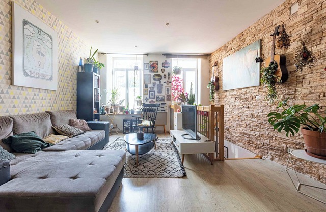 Atypical loft near the center