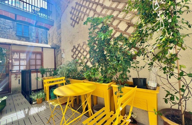 Au Croco fleuri, 50m des arènes, terrasse