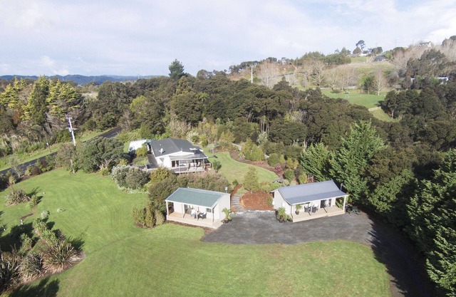 Auckland Country Cottages