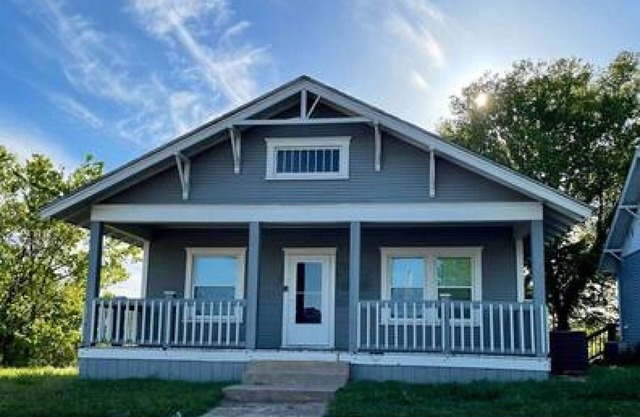 Augusta Bungalow - Three Bedroom House, Sleeps 8