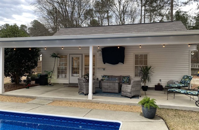 AUGUSTA NATIONAL WOMEN'S AMATEUR & MASTERS RENTAL - SIX MILES FROM THE NATIONAL