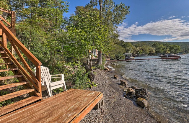 'Aunt Al's Place' Home on Canandaigua Lake w/Deck