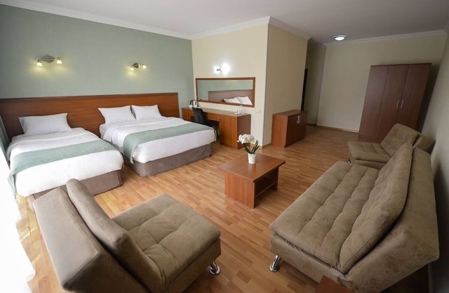 Aura Boutique Hotel - Family Triple Roomn