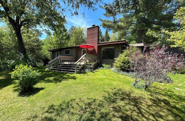 AuSableRiverCottage-Frederic, MI Sleeps 6