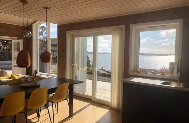 Austevoll Cottage With Stunning sea Views!