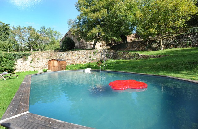 Authentic catalan farmhouse 200m2, isolated on foothills south of Canigou, 8 to 13 pers