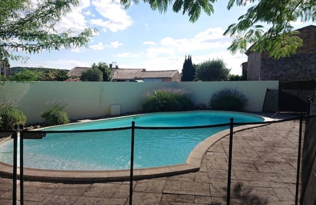 Authentic farmhouse & Annex with stunning pool and tranquil gardens sleeps 12