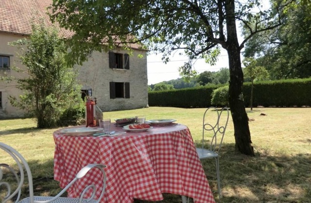 Authentic Comtoise farmhouse with all comforts on 7000m² of enclosed land