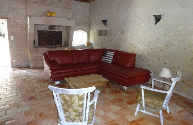 Authentic charentaise house with terrace, 7 people