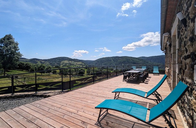 Authentic and comfortable gîte with large grounds and stunning view in Saint-Privat-d'Allier