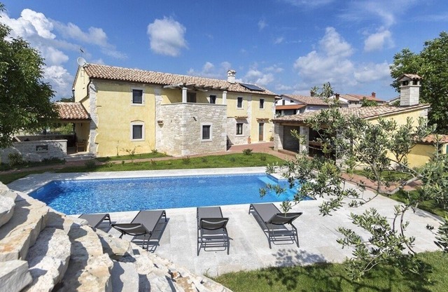 Authentic Istrian Villa Ive with a swimming pool