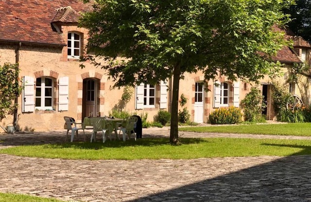 Authentic Large Property in the Heart of Perche, Peacefull Location, Pool, Park