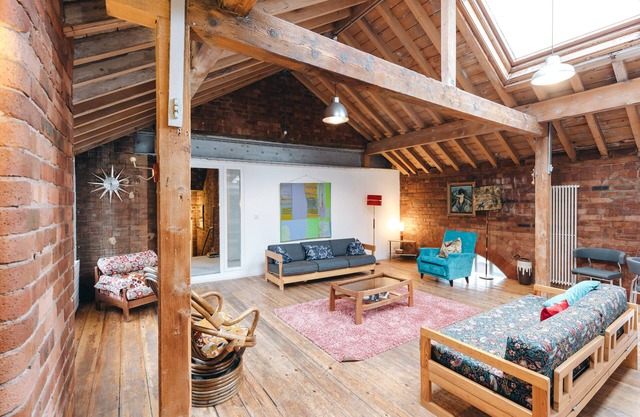 Authentic Loft Apartment/Penthouse