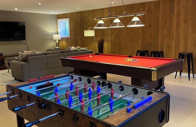 Authentic logwood cabin next to Mont-Blanc ski station, close to Tremblant.