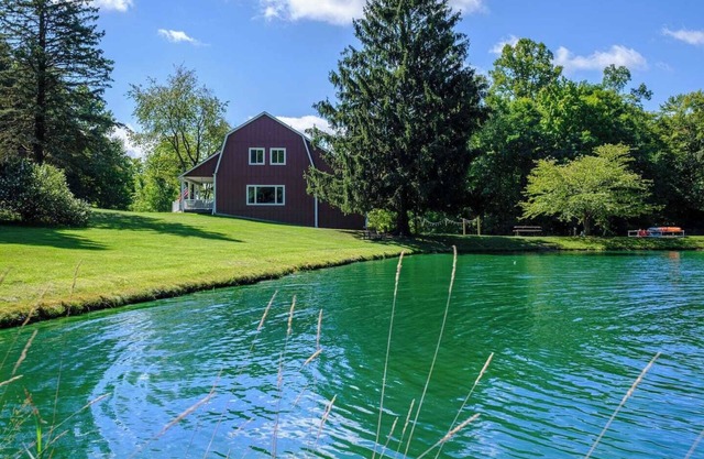 Authentic Restored Barn- Cuyahoga Nat'l Pk-30min, Pickleball, Basketball, Swimming, Fishing