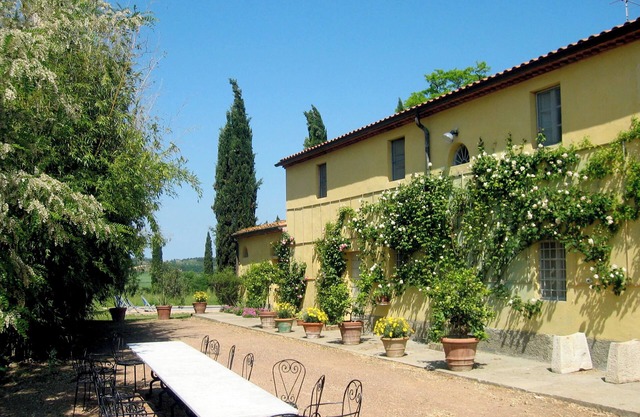 Authentic Tuscan farmhouse with pool for families and children