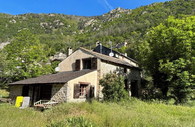 Authentique Moulin en Bord de Rivière