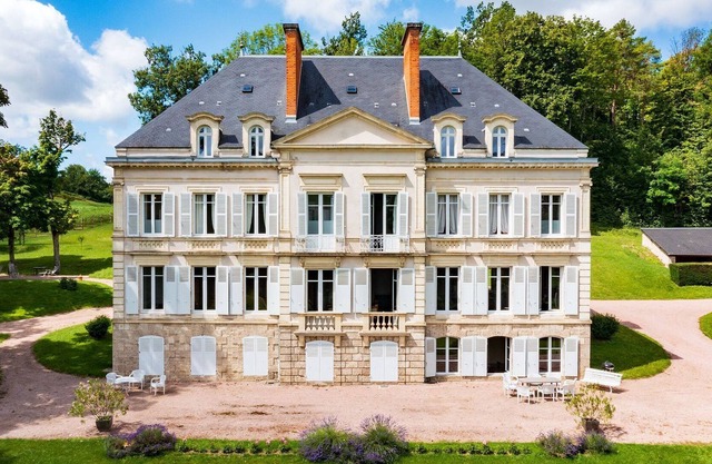 Auv001 - Castle near Vichy