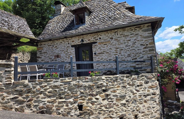 Auvergne country house 15 kms from the medieval village of Conques