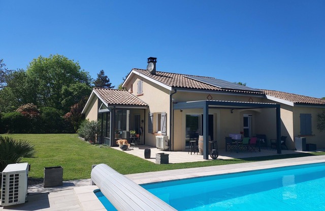 Aux Portes de Montauban, Maison Avec Jardin, Piscine et Jacuzzi