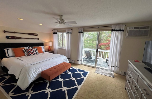 Available ski season 2026! 4 Bedroom 3 full bath, 10 minutes to Mohawk Moutain