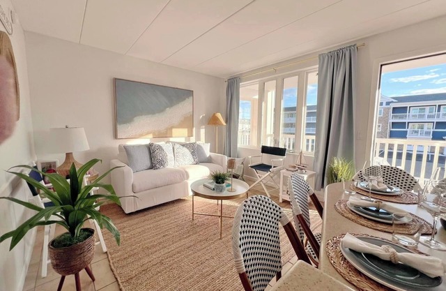 Avalon Beach Condo
