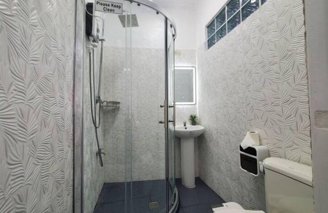 AVE Homes (A4) Deluxe Studio, PRKG, Netflix, Wi-Fi