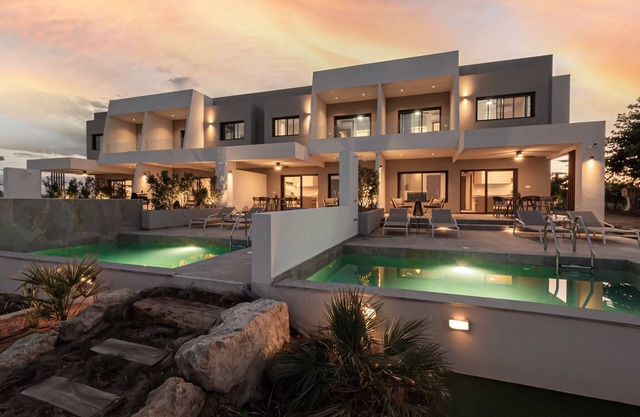 Avocetta Luxury Villa Oros by Travel Pro