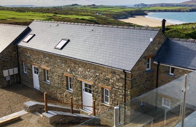 Awel y Môr - 3 Bedroom Cottage - Whitesands