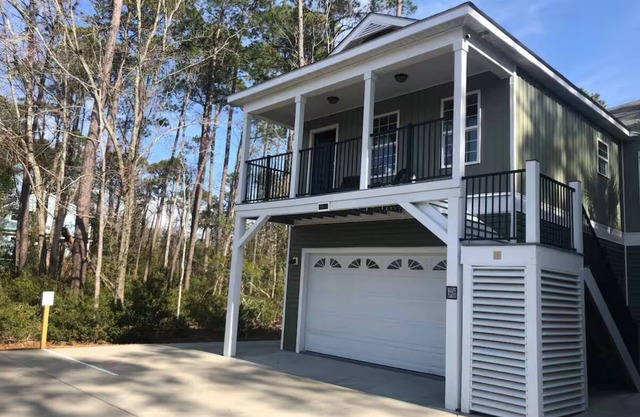 Awesome- 3 Bedroom Duplex in Garden City with Private Pool & Game Room