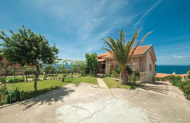 Awesome apartment in Porto Alabe