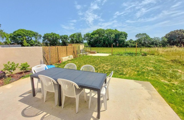 Awesome home in Saint Vincent sur Jard