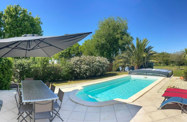 Awesome home in Sainte-Gemme-La-Plaine