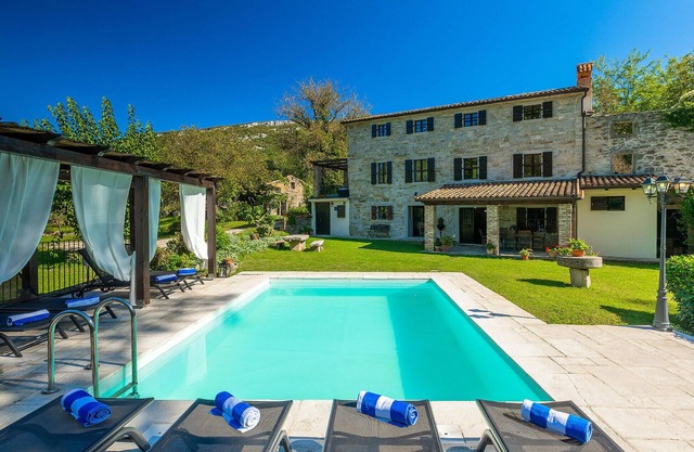 Awesome home in Buzet