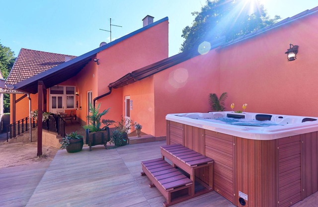 Awesome home in Daruvar with jacuzzi