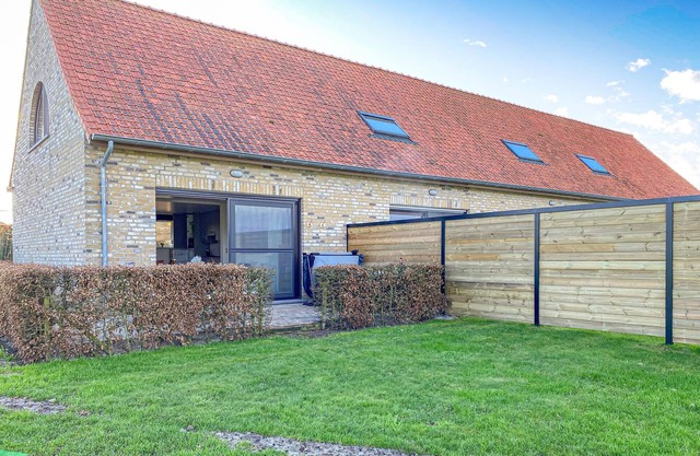 Awesome home in Diksmuide with WiFi