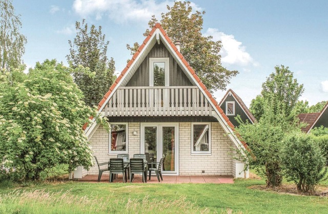 Awesome home in Gramsbergen with WiFi