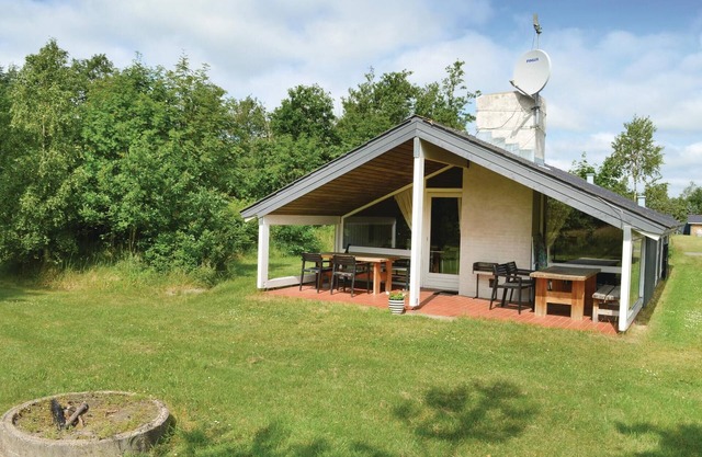 Awesome home in Jerup with WiFi